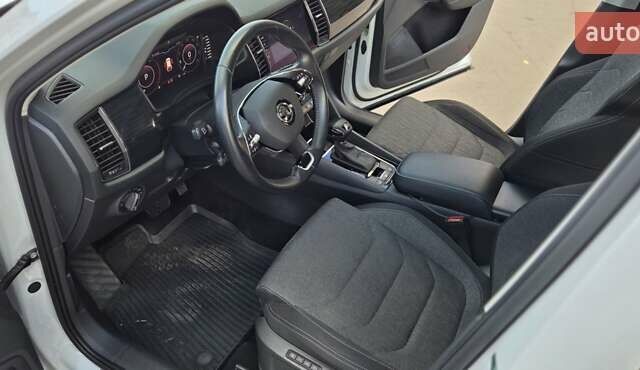 Белый Шкода Kodiaq, объемом двигателя 2 л и пробегом 200 тыс. км за 32000 $, фото 54 на Automoto.ua