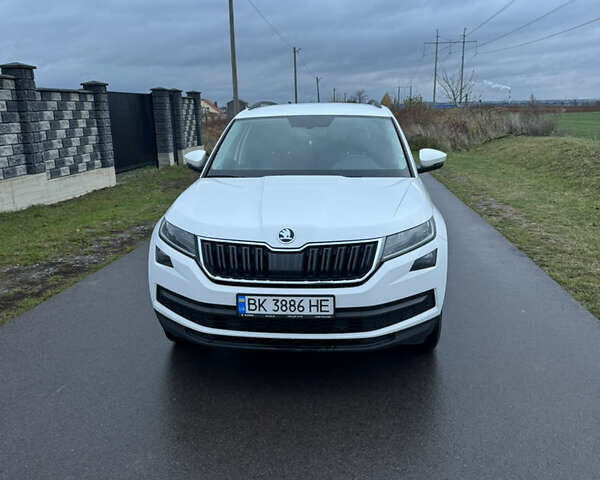 Білий Шкода Kodiaq, об'ємом двигуна 1.98 л та пробігом 192 тис. км за 25500 $, фото 1 на Automoto.ua