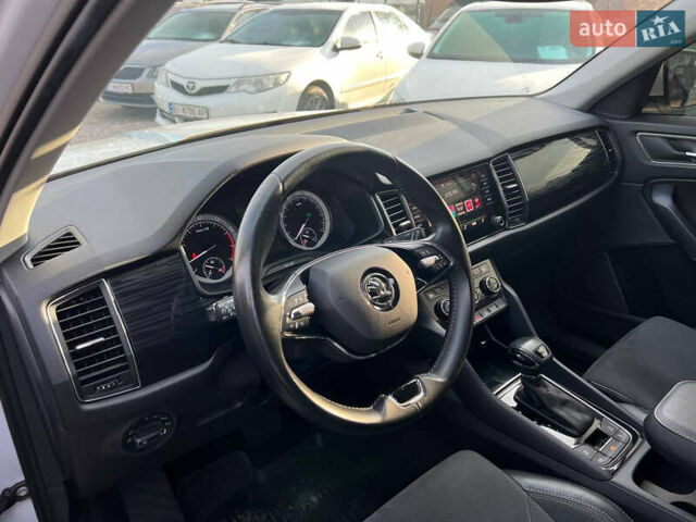 Білий Шкода Kodiaq, об'ємом двигуна 2 л та пробігом 242 тис. км за 23500 $, фото 11 на Automoto.ua