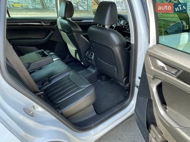 Белый Шкода Kodiaq, объемом двигателя 1.98 л и пробегом 106 тыс. км за 33500 $, фото 21 на Automoto.ua