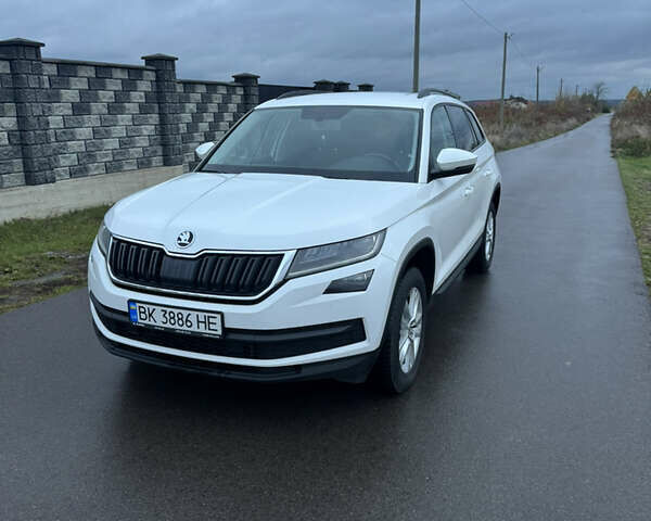 Білий Шкода Kodiaq, об'ємом двигуна 1.98 л та пробігом 192 тис. км за 25500 $, фото 2 на Automoto.ua