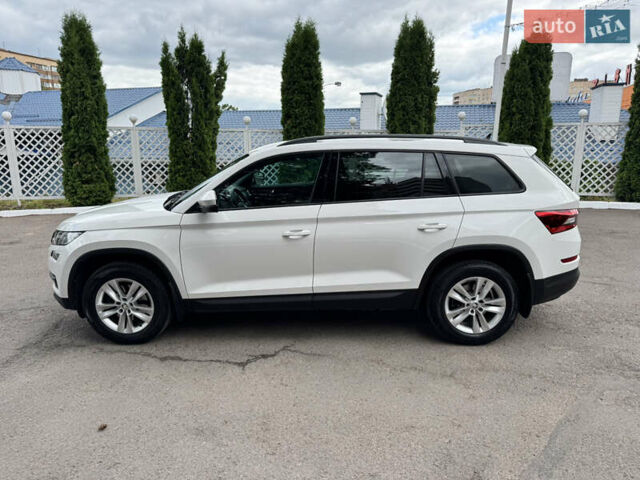Белый Шкода Kodiaq, объемом двигателя 2 л и пробегом 94 тыс. км за 33900 $, фото 4 на Automoto.ua