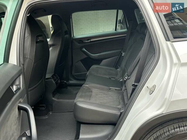 Белый Шкода Kodiaq, объемом двигателя 1.98 л и пробегом 70 тыс. км за 33900 $, фото 36 на Automoto.ua