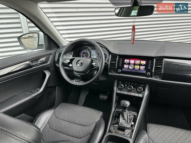 Белый Шкода Kodiaq, объемом двигателя 2 л и пробегом 199 тыс. км за 26750 $, фото 79 на Automoto.ua