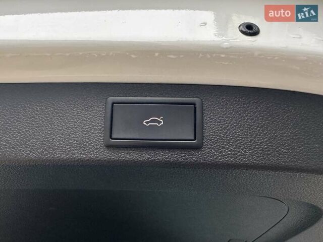 Белый Шкода Kodiaq, объемом двигателя 1.98 л и пробегом 70 тыс. км за 33900 $, фото 57 на Automoto.ua