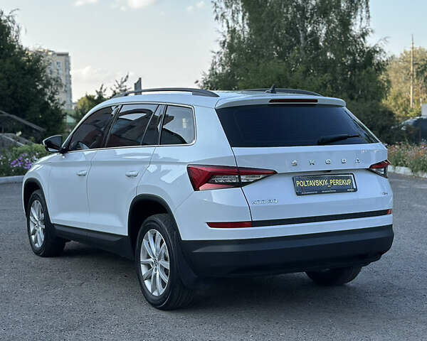 Белый Шкода Kodiaq, объемом двигателя 1.98 л и пробегом 57 тыс. км за 26500 $, фото 3 на Automoto.ua