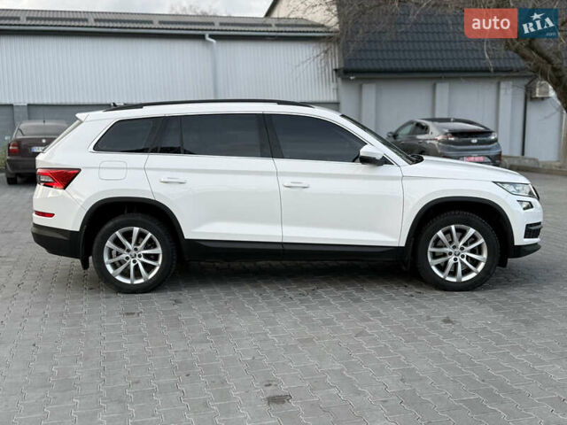 Білий Шкода Kodiaq, об'ємом двигуна 1.98 л та пробігом 197 тис. км за 22999 $, фото 3 на Automoto.ua