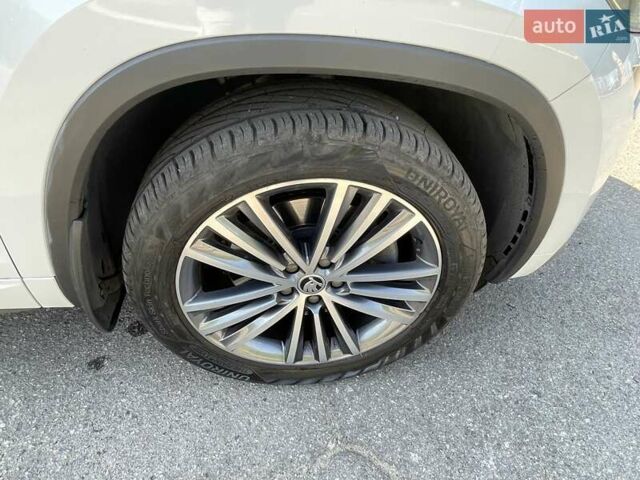Белый Шкода Kodiaq, объемом двигателя 1.98 л и пробегом 106 тыс. км за 33500 $, фото 31 на Automoto.ua