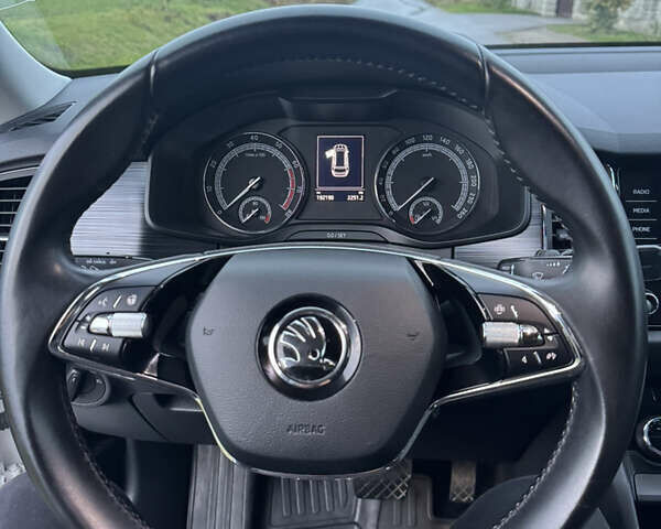 Білий Шкода Kodiaq, об'ємом двигуна 1.98 л та пробігом 192 тис. км за 25500 $, фото 18 на Automoto.ua
