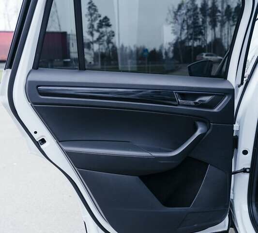 Білий Шкода Kodiaq, об'ємом двигуна 1.98 л та пробігом 100 тис. км за 34000 $, фото 16 на Automoto.ua
