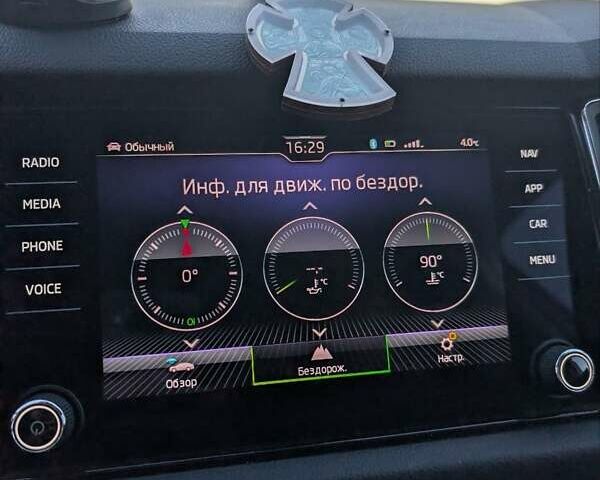 Белый Шкода Kodiaq, объемом двигателя 1.98 л и пробегом 100 тыс. км за 34000 $, фото 3 на Automoto.ua