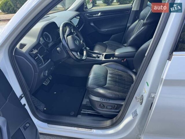 Белый Шкода Kodiaq, объемом двигателя 1.98 л и пробегом 104 тыс. км за 35300 $, фото 15 на Automoto.ua