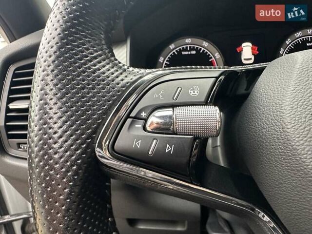 Белый Шкода Kodiaq, объемом двигателя 1.98 л и пробегом 70 тыс. км за 33900 $, фото 56 на Automoto.ua