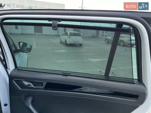 Белый Шкода Kodiaq, объемом двигателя 1.98 л и пробегом 77 тыс. км за 38900 $, фото 12 на Automoto.ua