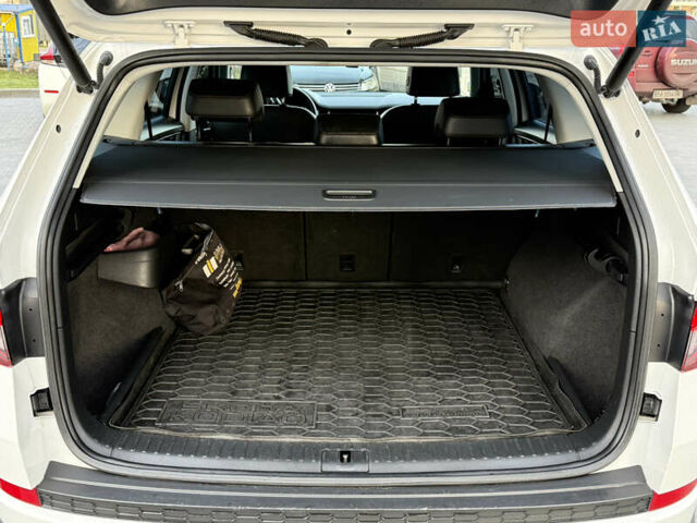 Білий Шкода Kodiaq, об'ємом двигуна 1.98 л та пробігом 197 тис. км за 22999 $, фото 33 на Automoto.ua