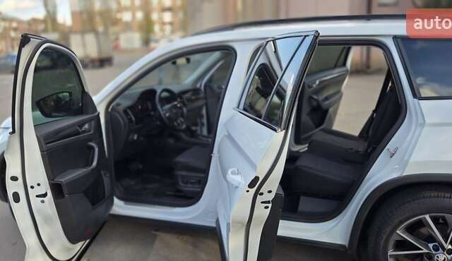 Белый Шкода Kodiaq, объемом двигателя 2 л и пробегом 200 тыс. км за 32000 $, фото 49 на Automoto.ua