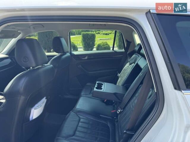 Белый Шкода Kodiaq, объемом двигателя 1.98 л и пробегом 104 тыс. км за 35300 $, фото 21 на Automoto.ua