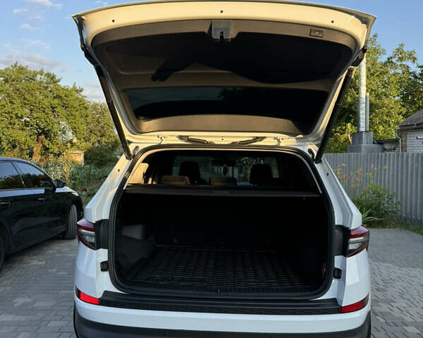 Білий Шкода Kodiaq, об'ємом двигуна 1.97 л та пробігом 120 тис. км за 34000 $, фото 8 на Automoto.ua