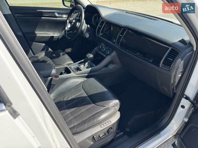 Белый Шкода Kodiaq, объемом двигателя 1.98 л и пробегом 104 тыс. км за 35300 $, фото 32 на Automoto.ua