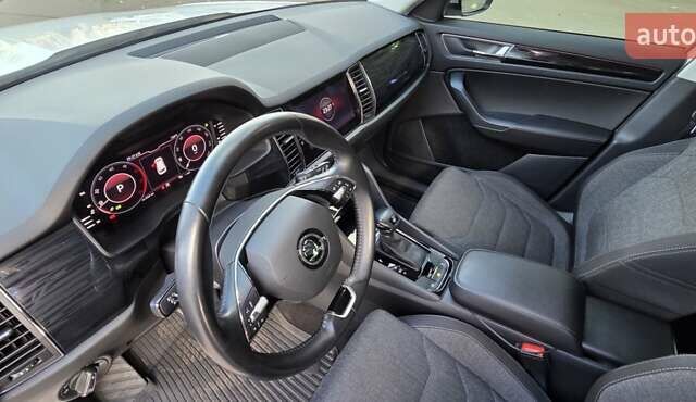 Белый Шкода Kodiaq, объемом двигателя 2 л и пробегом 200 тыс. км за 32000 $, фото 31 на Automoto.ua