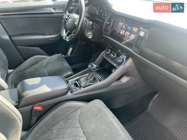 Белый Шкода Kodiaq, объемом двигателя 1.98 л и пробегом 102 тыс. км за 34700 $, фото 36 на Automoto.ua
