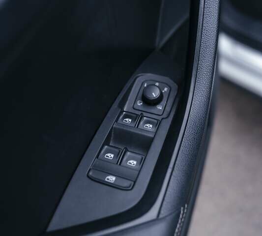 Білий Шкода Kodiaq, об'ємом двигуна 1.98 л та пробігом 100 тис. км за 34000 $, фото 23 на Automoto.ua