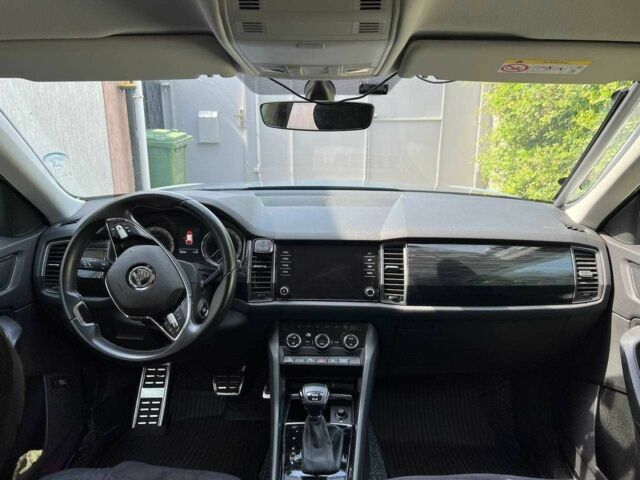 Белый Шкода Kodiaq, объемом двигателя 1.97 л и пробегом 102 тыс. км за 35000 $, фото 7 на Automoto.ua