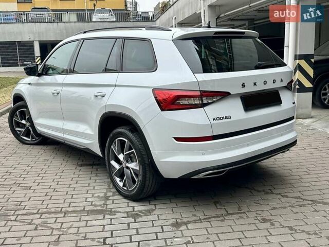 Белый Шкода Kodiaq, объемом двигателя 1.98 л и пробегом 70 тыс. км за 33900 $, фото 10 на Automoto.ua