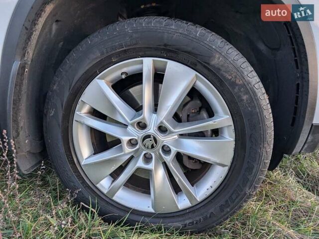 Белый Шкода Kodiaq, объемом двигателя 1.98 л и пробегом 100 тыс. км за 34000 $, фото 25 на Automoto.ua