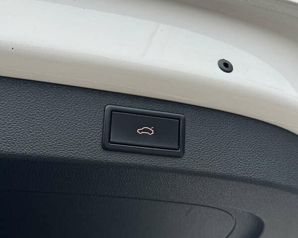 Білий Шкода Kodiaq, об'ємом двигуна 1.98 л та пробігом 192 тис. км за 24900 $, фото 33 на Automoto.ua