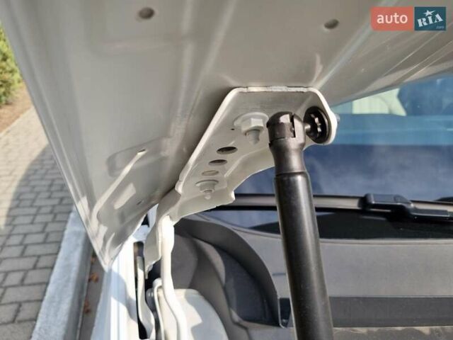 Білий Шкода Kodiaq, об'ємом двигуна 1.97 л та пробігом 185 тис. км за 37500 $, фото 57 на Automoto.ua