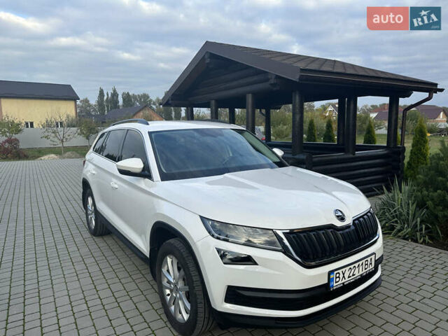 Белый Шкода Kodiaq, объемом двигателя 1.8 л и пробегом 39 тыс. км за 33900 $, фото 1 на Automoto.ua