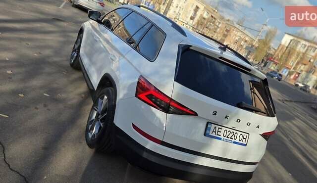 Белый Шкода Kodiaq, объемом двигателя 2 л и пробегом 200 тыс. км за 32000 $, фото 3 на Automoto.ua