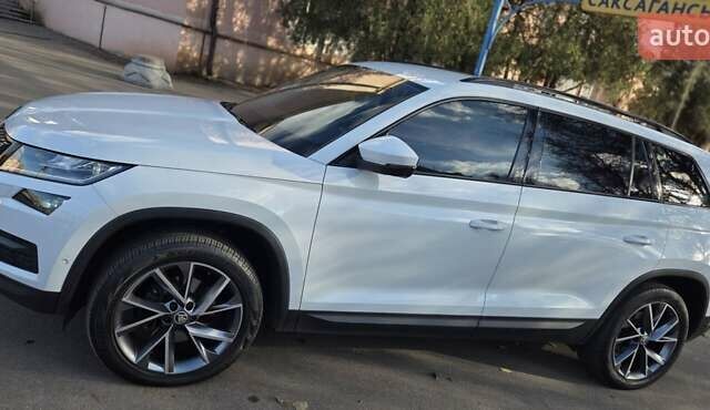 Белый Шкода Kodiaq, объемом двигателя 2 л и пробегом 200 тыс. км за 32000 $, фото 2 на Automoto.ua