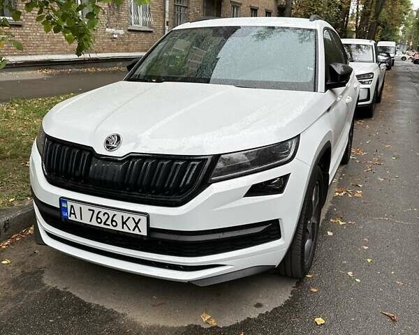 Белый Шкода Kodiaq, объемом двигателя 1.98 л и пробегом 70 тыс. км за 35750 $, фото 1 на Automoto.ua