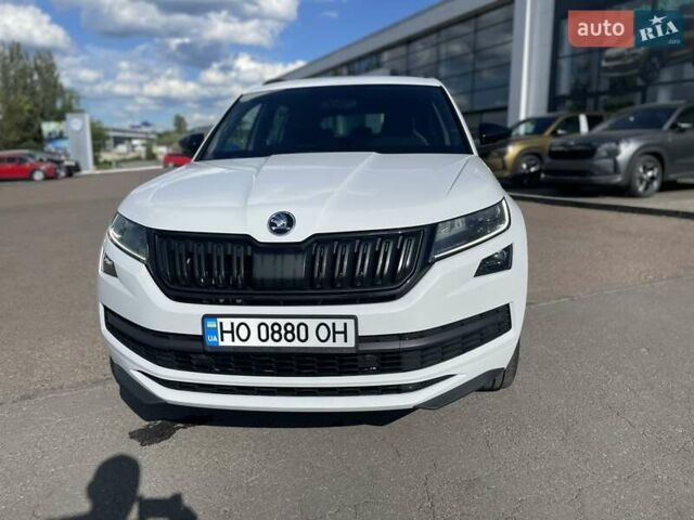 Белый Шкода Kodiaq, объемом двигателя 1.98 л и пробегом 102 тыс. км за 34700 $, фото 7 на Automoto.ua