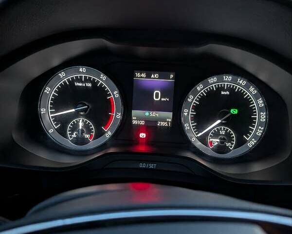 Белый Шкода Kodiaq, объемом двигателя 1.98 л и пробегом 100 тыс. км за 34000 $, фото 2 на Automoto.ua