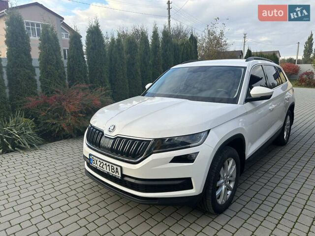 Белый Шкода Kodiaq, объемом двигателя 1.8 л и пробегом 39 тыс. км за 33900 $, фото 2 на Automoto.ua