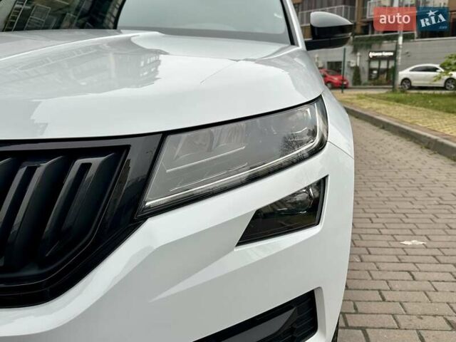 Белый Шкода Kodiaq, объемом двигателя 1.98 л и пробегом 70 тыс. км за 33900 $, фото 23 на Automoto.ua