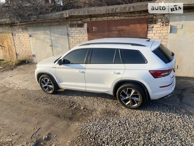 Белый Шкода Kodiaq, объемом двигателя 1.98 л и пробегом 66 тыс. км за 36600 $, фото 29 на Automoto.ua