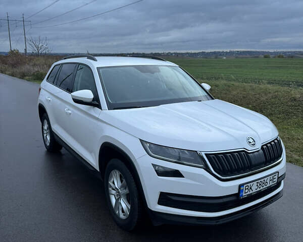 Білий Шкода Kodiaq, об'ємом двигуна 1.98 л та пробігом 192 тис. км за 25500 $, фото 4 на Automoto.ua