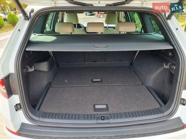 Білий Шкода Kodiaq, об'ємом двигуна 1.97 л та пробігом 185 тис. км за 37500 $, фото 32 на Automoto.ua
