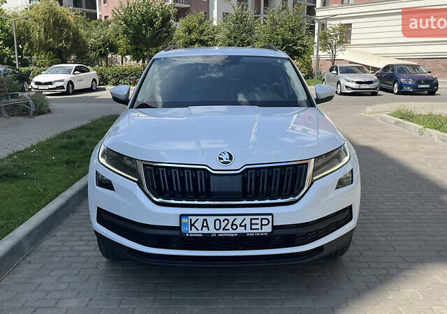 Белый Шкода Kodiaq, объемом двигателя 1.98 л и пробегом 242 тыс. км за 20000 $, фото 2 на Automoto.ua