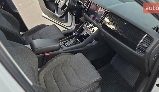 Белый Шкода Kodiaq, объемом двигателя 2 л и пробегом 200 тыс. км за 32000 $, фото 45 на Automoto.ua