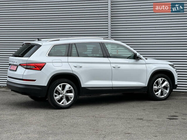 Белый Шкода Kodiaq, объемом двигателя 2 л и пробегом 199 тыс. км за 26750 $, фото 30 на Automoto.ua