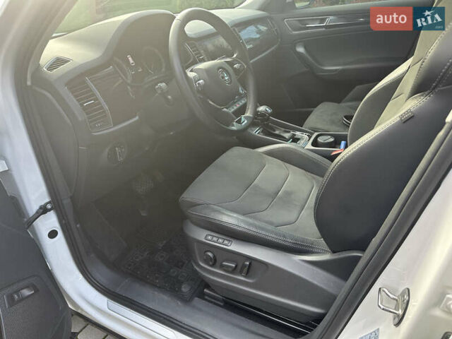 Белый Шкода Kodiaq, объемом двигателя 1.8 л и пробегом 39 тыс. км за 33900 $, фото 5 на Automoto.ua