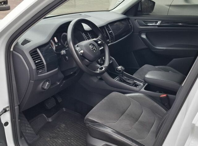 Білий Шкода Kodiaq, об'ємом двигуна 2 л та пробігом 242 тис. км за 22000 $, фото 5 на Automoto.ua