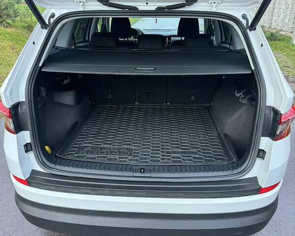 Білий Шкода Kodiaq, об'ємом двигуна 1.98 л та пробігом 192 тис. км за 25500 $, фото 16 на Automoto.ua