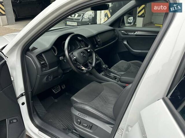 Белый Шкода Kodiaq, объемом двигателя 1.98 л и пробегом 70 тыс. км за 33900 $, фото 35 на Automoto.ua