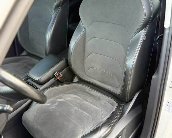 Білий Шкода Kodiaq, об'ємом двигуна 1.98 л та пробігом 197 тис. км за 22999 $, фото 58 на Automoto.ua
